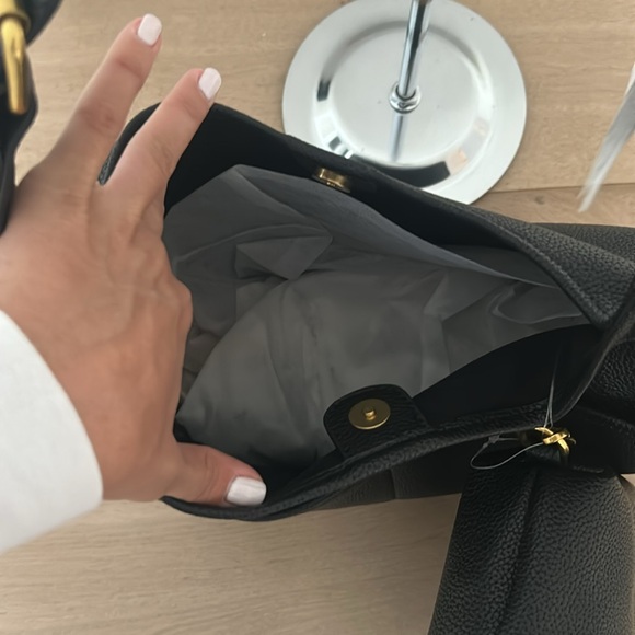 Black Leather Shoulder Bag - Picture 6 of 7